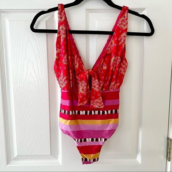 FARM RIO Reversible Tiki Bananas Lucy One-Piece Swimsuit XS MSRP $145 - Picture 4 of 13